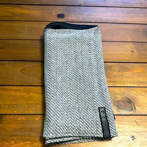 Lululemon wrap scarf